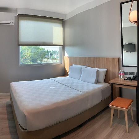 Go Hotels Bacolod Eksteriør bilde
