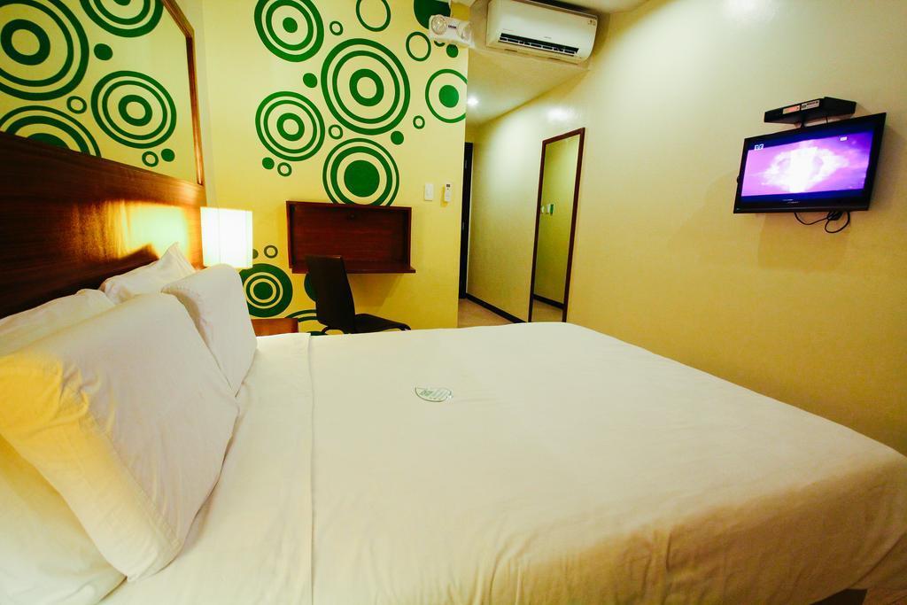 Go Hotels Bacolod Eksteriør bilde