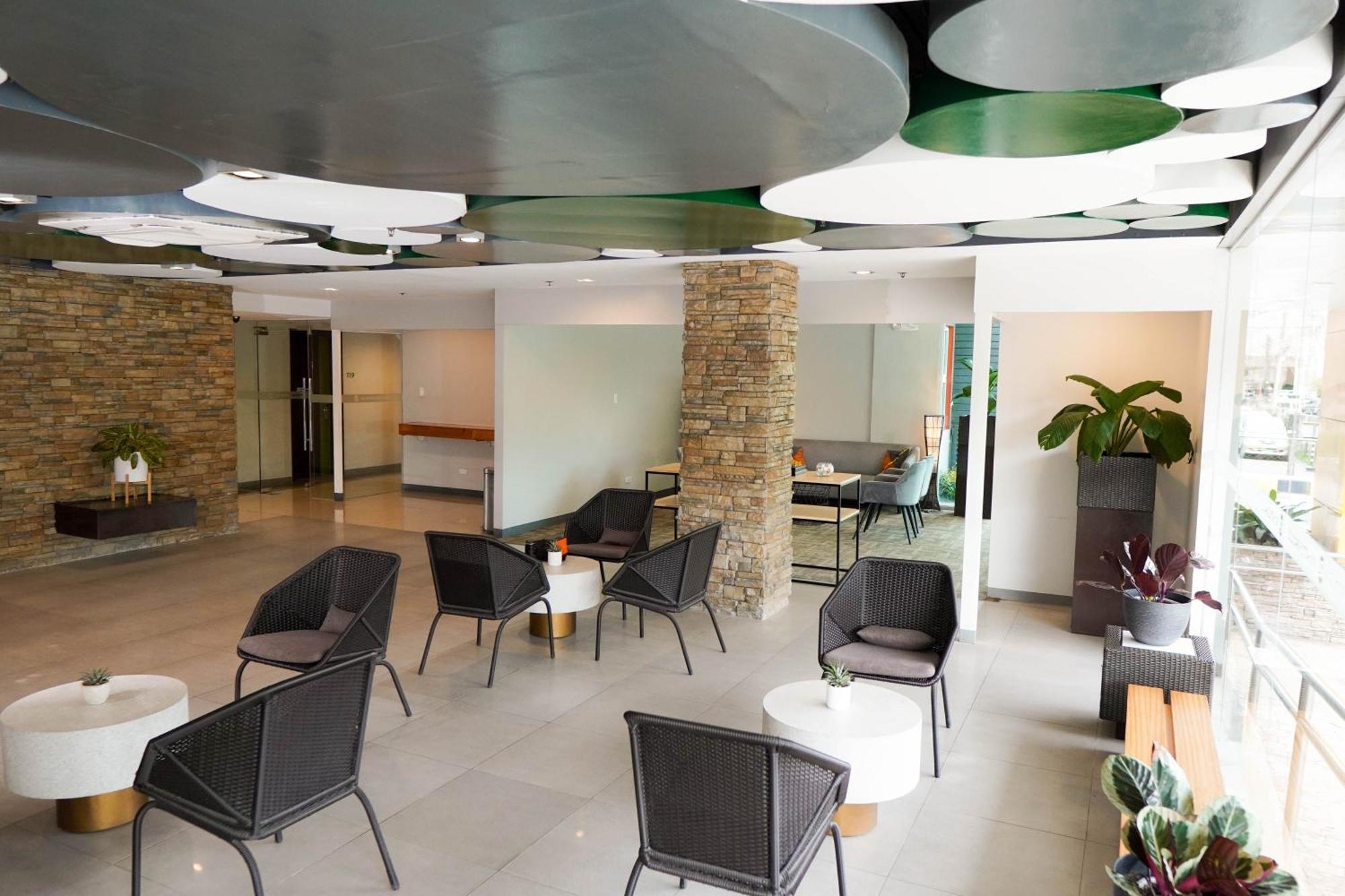 Go Hotels Bacolod Eksteriør bilde
