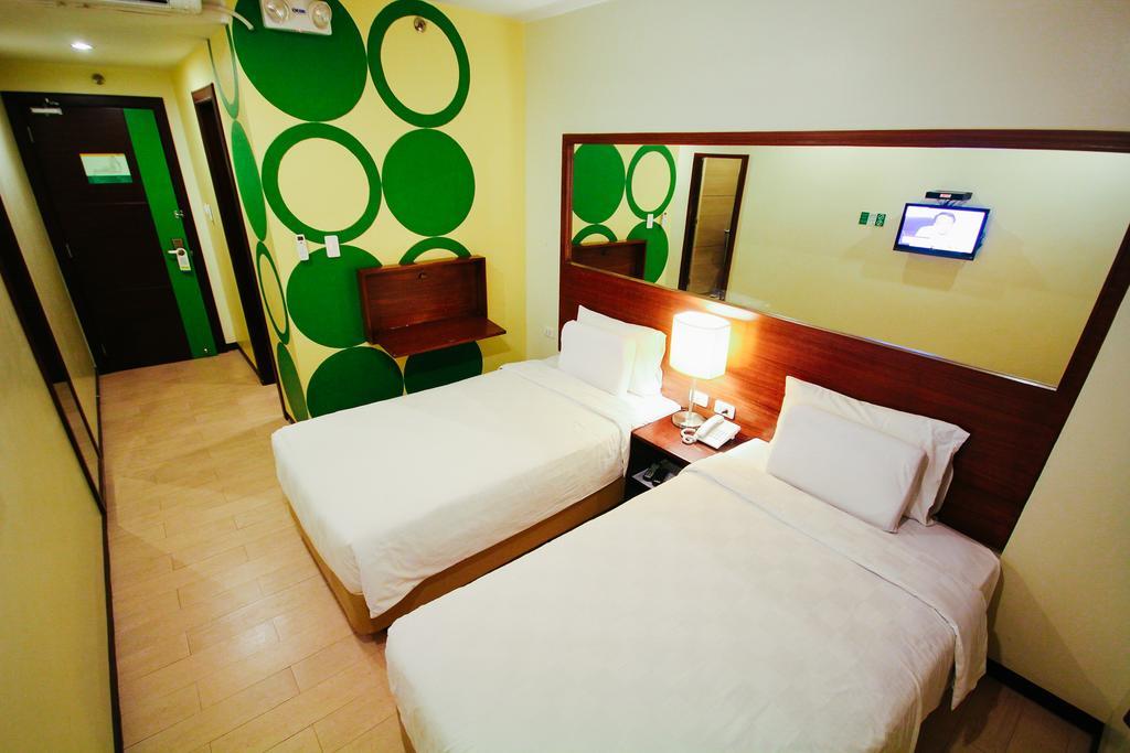 Go Hotels Bacolod Eksteriør bilde