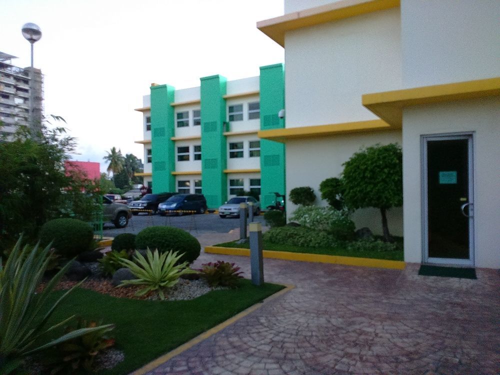 Go Hotels Bacolod Eksteriør bilde
