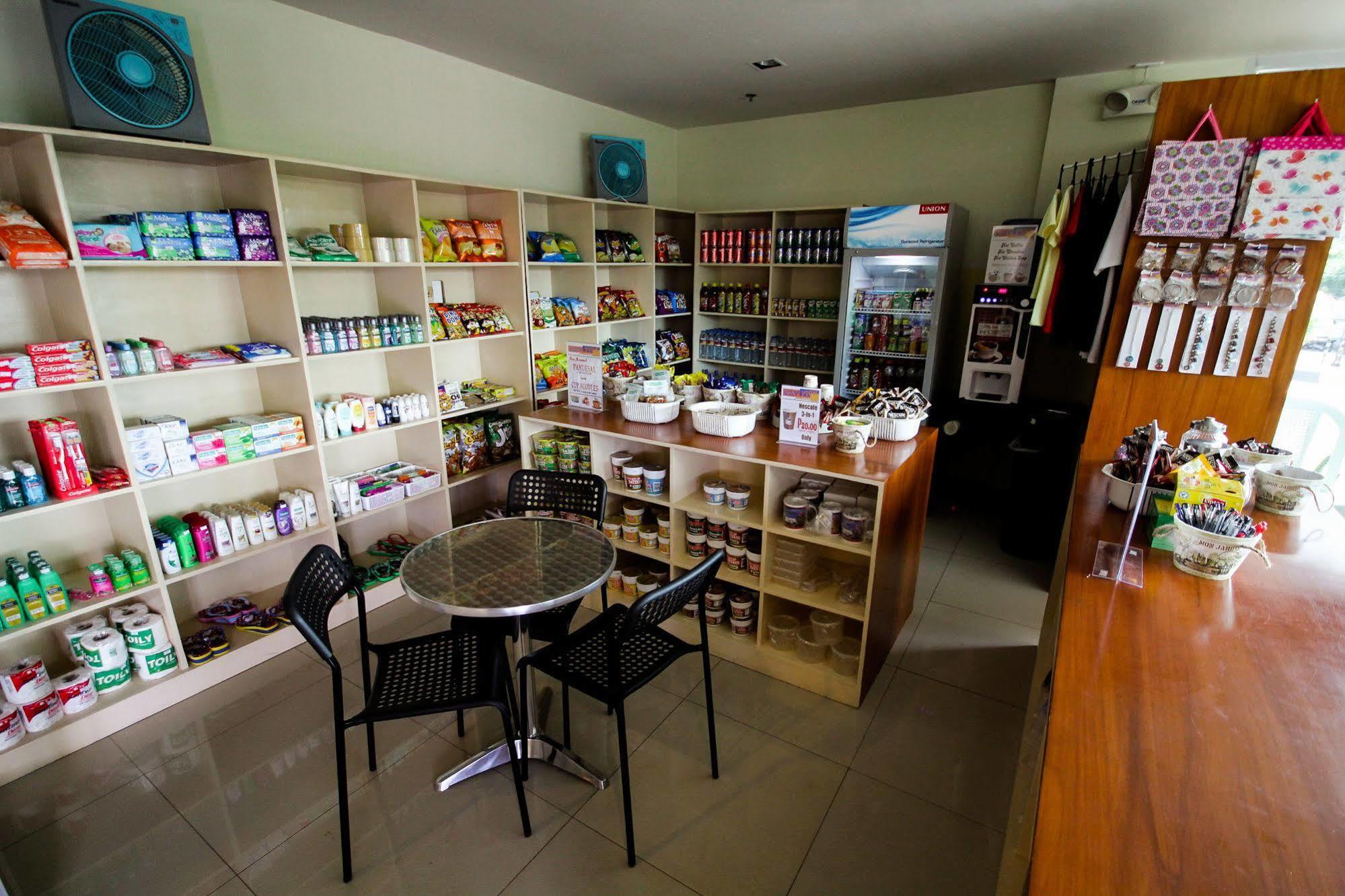 Go Hotels Bacolod Eksteriør bilde
